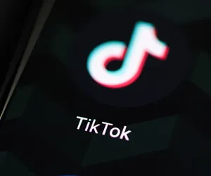 TikTok zagraża bezpieczeństwu użytkowników?! Wywiad analizuje popularną aplikację