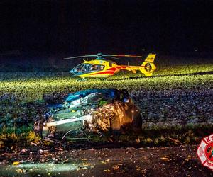 Wypadek z udziałem dwóch osobówek w Dąbrowie! Dwie osoby trafiła do szpitala [ZDJĘCIA]