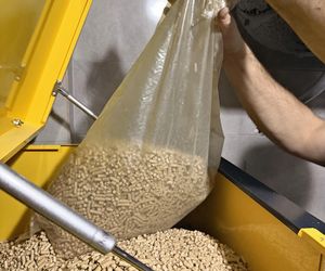 Co wybrać: pompę ciepła czy pelety, by zapewnić ciepło i niskie rachunki