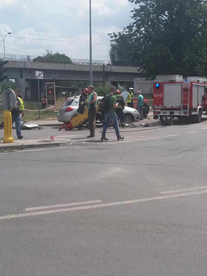 Wypadek w Bytomiu! Samochód wjechał czołowo w motocyklistę, są ranni!