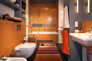 Nowoczesna łazienka z pomarańczową mozaiką