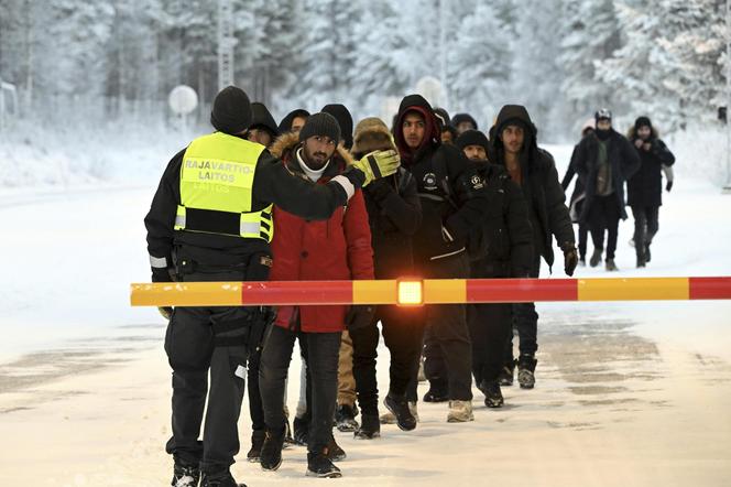 Kryzys imigracyjny na granicy fińsko-rosyjskiej