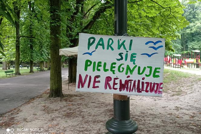 Protest w Parku Bednarskiego