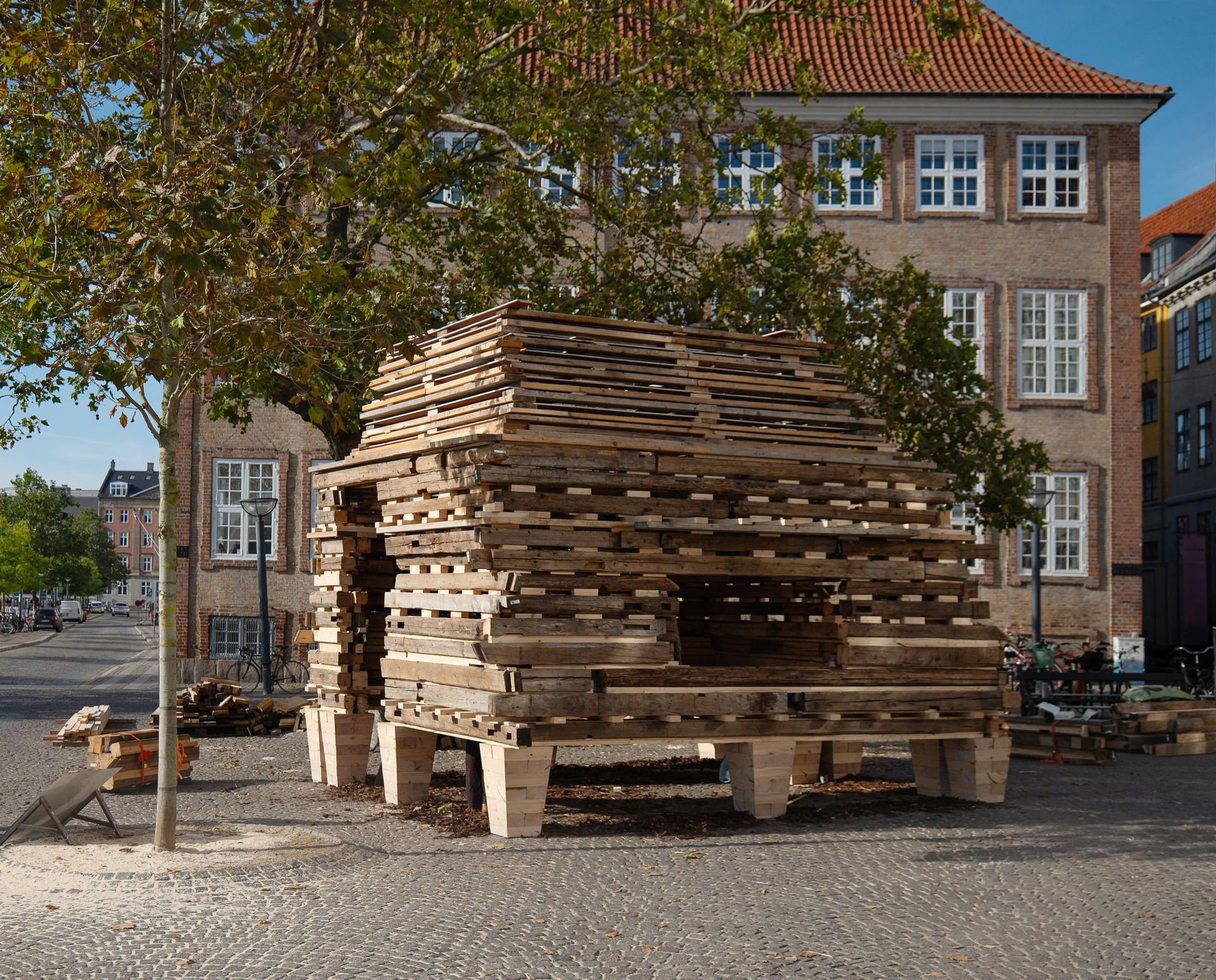 Barn Again - jeden z dwóch prezentowanych na Biennale pawilonów