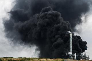 Skażona chmura chemikaliów ominie Polskę! Aktualizacja IMGW 