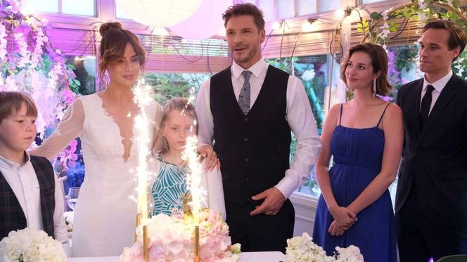 M jak miłość odc. 1890. Kama (Michalina Sosna), Marcin (Mikołaj Roznerski), Olek (Maurycy Popiel), Ania (Alina Szczegielniak), Maja (Laura Jankowska), Szymek (Staś Szczypiński)