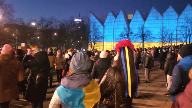 Szczecin solidarny z Ukrainą. Manifestacja na placu Solidarności