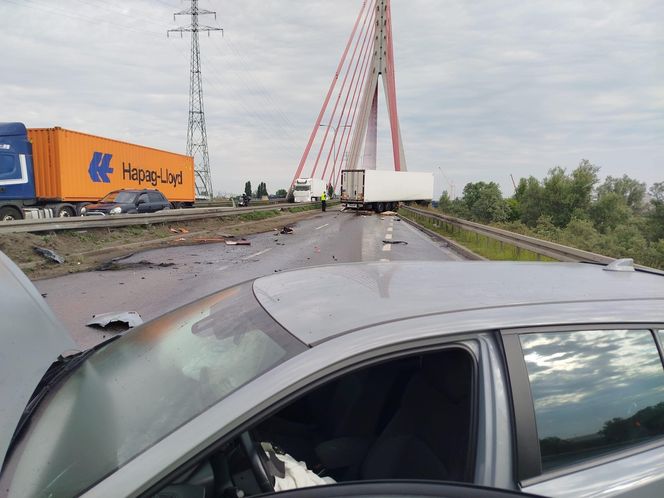 Gdańsk. Wypadek na moście wantowym nad Martwą Wisłą. Nie dało się utworzyć korytarza życia 