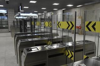 Z tej stacji metra korzysta garstka mieszkańców. Wydali setki milionów dla kilku tysięcy