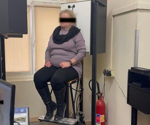 Potworna zemsta w pracy! Trucicielka z Warszawy dolewała do napojów żrące chemikalia. To nie wszystko