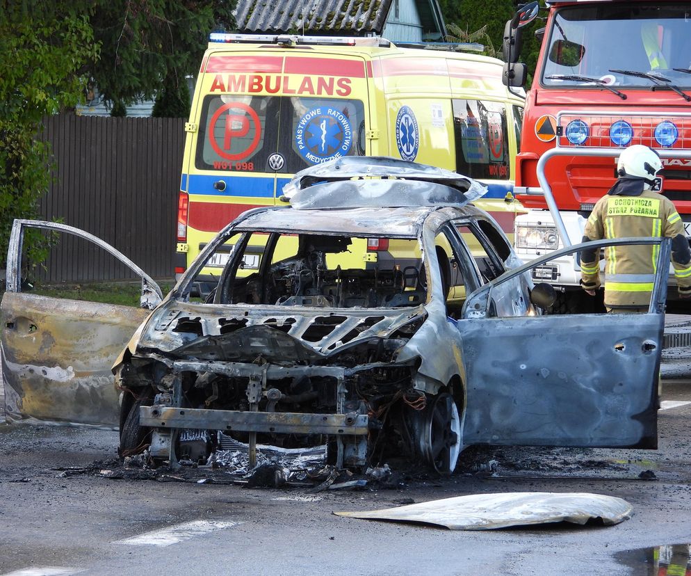 Truskaw. Auto stanęło w ogniu, kierowca się palił