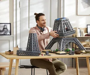 Najwyższy zestaw w historii - LEGO Wieża Eiffla