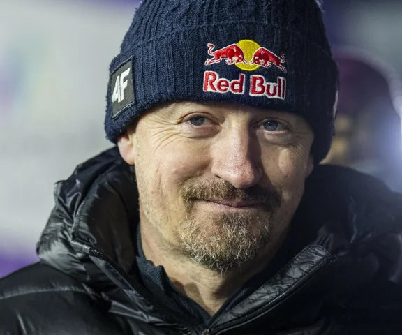 Adam Małysz dostał trudne pytanie i wpadł w zakłopotanie