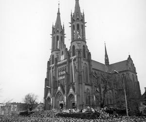 Białystok. Obchody Milenium Chrztu Polski z 1966 r. Na wydarzeniu obecny Karol Wojtyła [ZDJĘCIA]