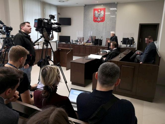 Adwokat zszokował słowami o trumnach na kółkach. Trwa proces
