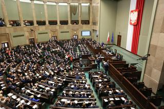 Przez 30-krotność składek ZUS posłowie nie obejrzą meczu Polaków