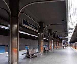 Metro Ratusz-Arsenał (M1)