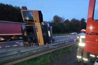 Wypadek na autostradzie A4. Przewrócił się samochód ciężarowy