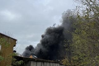 Płonie składowisko niebezpiecznych substancji 