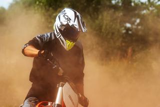 Śląskie: Na motocrossie chciał uciec przed policyjnym pościgiem