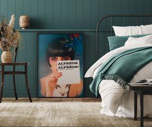 Nie tylko w salonie i nie zawsze na ścianie. Najciekawsze pomysły na plakaty we wnętrzach