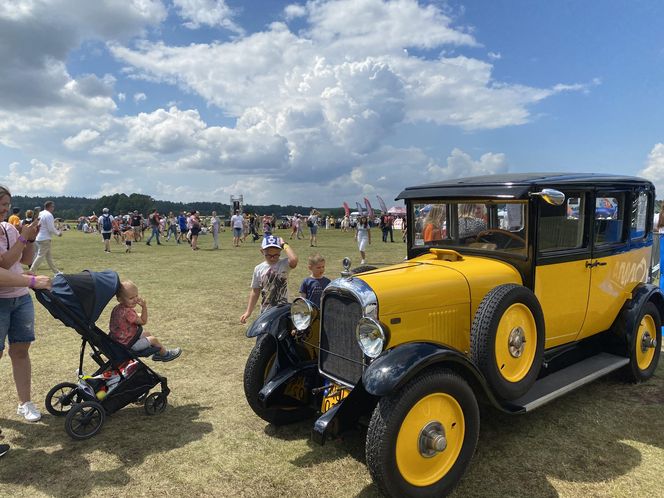 Rodzinny Piknik Lotniczy w Gryźlinach 2025