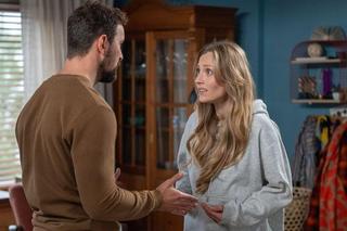 Barwy szczęścia odc. 3007: Renata (Anna Mrozowska), Marcin Kodur (Oskar Stoczyński)