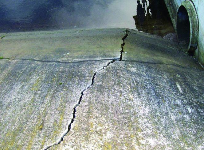 Uszkodzenia i sposoby naprawy betonowych posadzek przemysłowych