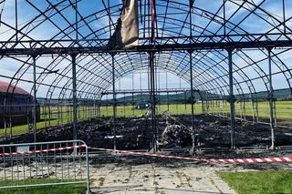 W pożarze hangaru w Świebodzicach spłonęło 7 samolotów. Straty są ogromne 