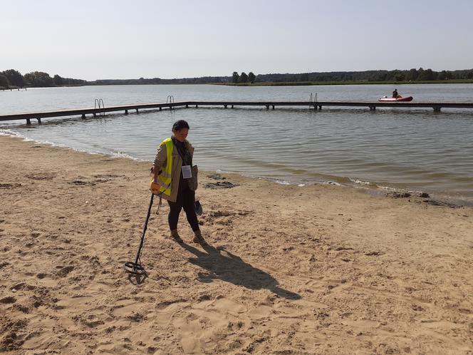 Sprzątanie dna i brzegów siedleckiego zalewu "Muchawka" - wrzesień 2020 r.