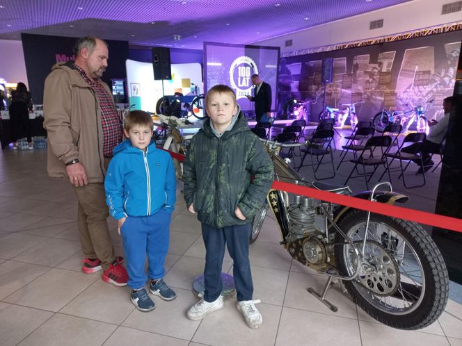 Historia speedwaya w motocyklach. Wystawa "100 lat żużla" w Lesznie 