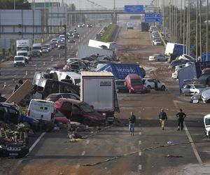 Najbardziej szokujące zdjęcia powodzi w Hiszpanii! Liczba ofiar poraża Już prawie 2oo