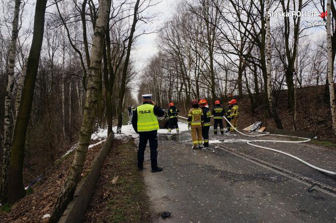 Koszmarny wypadek w Rybniku. Kierowca spłonął w samochodzie [ZDJĘCIA]