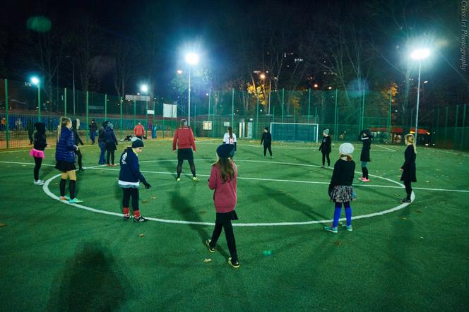 Męski sport? Chyba nie. Dziewczyny zagrały w spódnicach! Zobaczcie zdjęcia