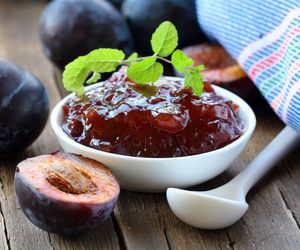 Domowa konfitura ze śliwek – sprawdzony przepis jak u babci, pełna smaku i aromatu