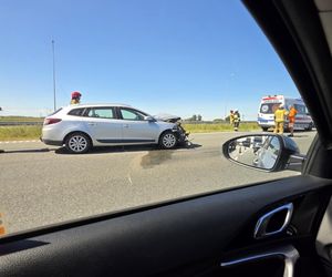 Zderzenie dwóch aut na S5 w Żninie! Trzy osoby trafiły do szpitala [ZDJĘCIA]