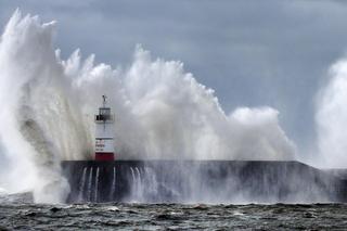Huragan Ciaran sieje spustoszenie w Europie. Jego skutki odczują też Polacy