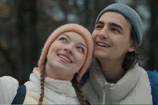 Barwy szczęścia, odcinek 3170. Ewelina (Amelia Listwoń), Romeo (Jacek Tyszkiewicz)