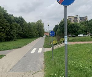 Schody dzielą ścieżkę rowerową. W internecie pojawiła się dyskusja na temat lubelskiej infrastruktury 