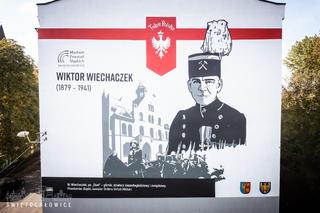 W Świętochłowicach odsłonięto mural poświęcony Wiktorowi Wiechaczkowi