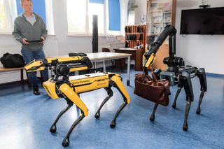 Robopies w stołecznej policji. Sceny jak z Czarnego lustra w Warszawie