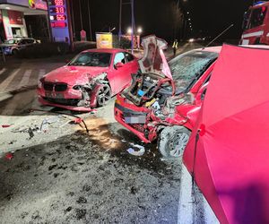 Bełchatów. Śmiertelny wypadek na ul. Wojska Polskiego. 47-latek zginął w zderzeniu z BMW [ZDJĘCIA]
