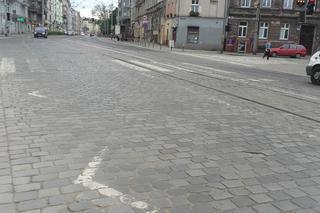 Zły stan torowiska w centrum miasta. Objazdy dla tramwajów