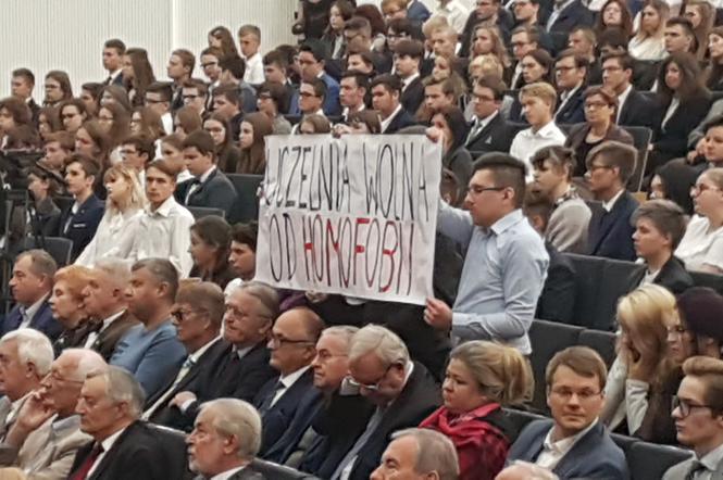 Protest podczas inauguracji UMK w Toruniu! Uczelnia wolna od homofobii