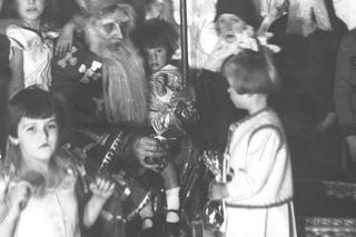 Teraz dzieci mogłyby się przestraszyć! Tak kiedyś wyglądał św. Mikołaj! Koniecznie zobaczcie