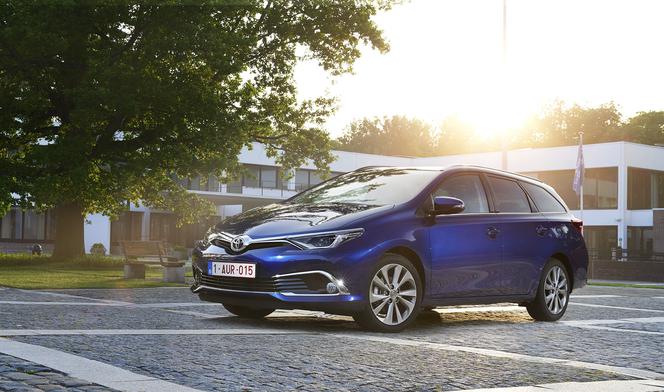 2015 Toyota Auris Touring Sports facelifting