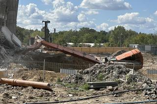 Szkieletor sam się zawalił. Mieszkańcy Bielan usłyszeli łomot