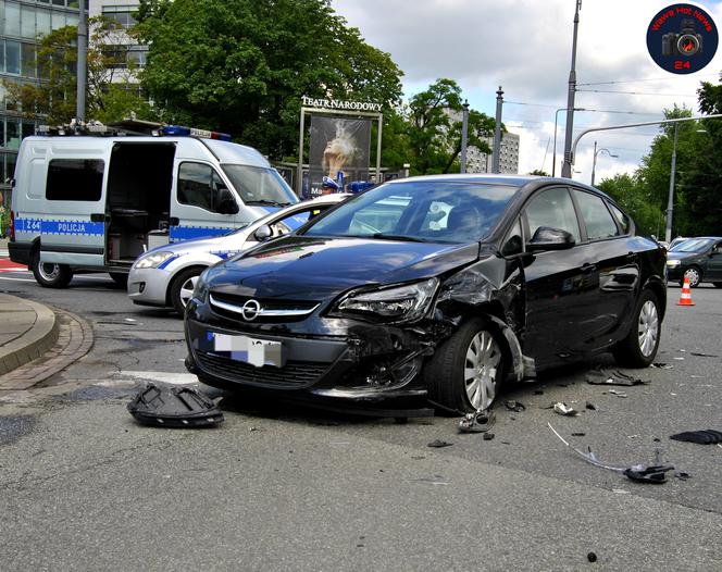 Wypadek na skrzyżowaniu ul. Królewskiej i ul. Marszałkowskiej