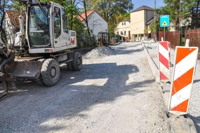 Na kolejnych ulicach w Krakowie będą utrudnienia. Rozpoczęły się wiosenne remonty