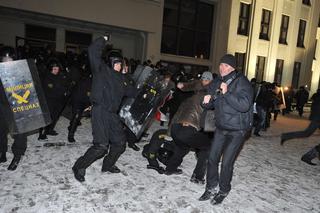 Wybory na Białorusi: Starcia z milicją w Mińsku. Setki ludzi trafiło do aresztu